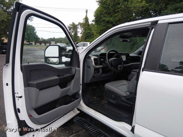 image for item EV5015 2023 Ford F350 Super Duty  SuperCab pickup truck