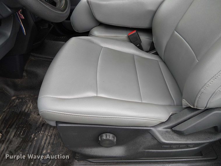 image for item EV5015 2023 Ford F350 Super Duty  SuperCab pickup truck