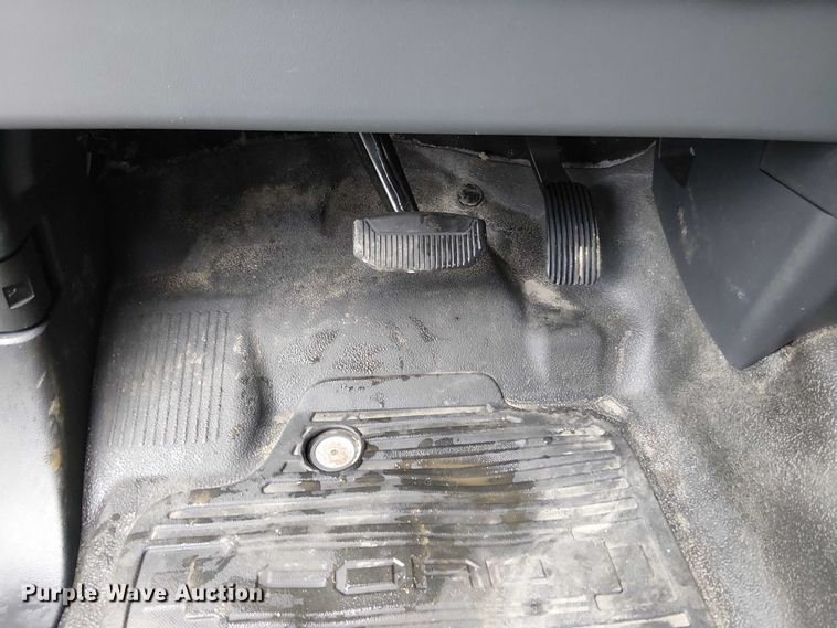 image for item EV5015 2023 Ford F350 Super Duty  SuperCab pickup truck