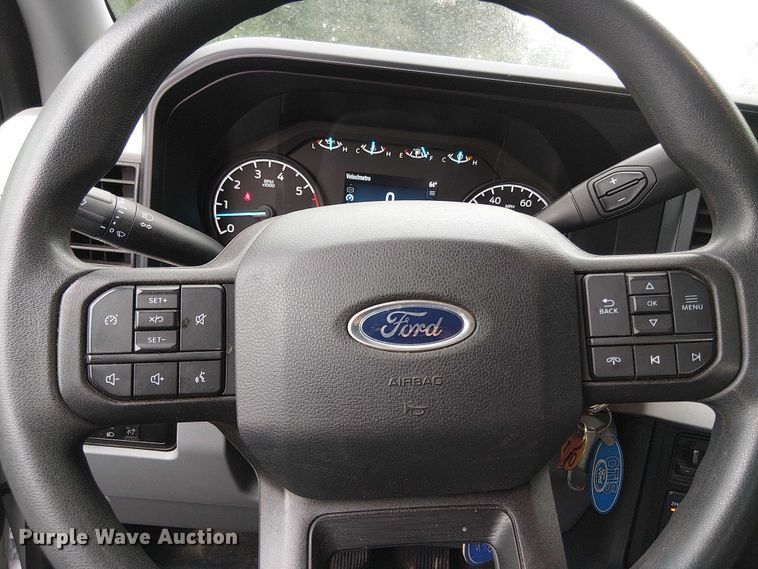 image for item EV5015 2023 Ford F350 Super Duty  SuperCab pickup truck