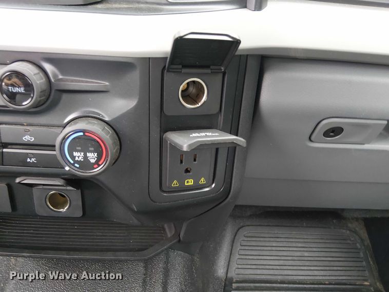 image for item EV5015 2023 Ford F350 Super Duty  SuperCab pickup truck