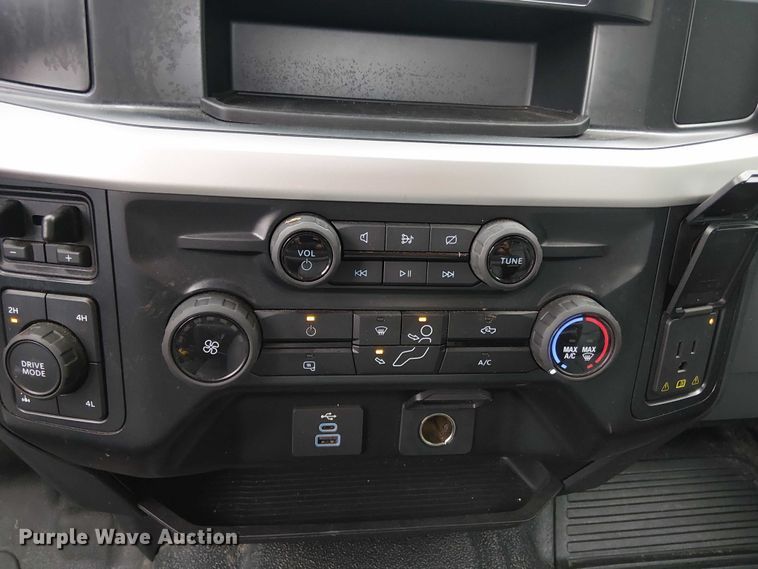 image for item EV5015 2023 Ford F350 Super Duty  SuperCab pickup truck