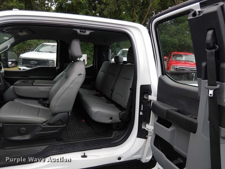 image for item EV5015 2023 Ford F350 Super Duty  SuperCab pickup truck