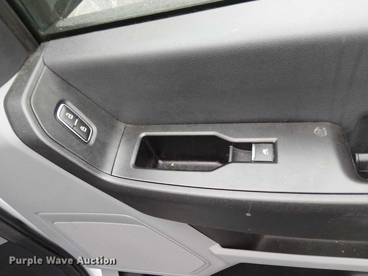 image for item EV5015 2023 Ford F350 Super Duty  SuperCab pickup truck