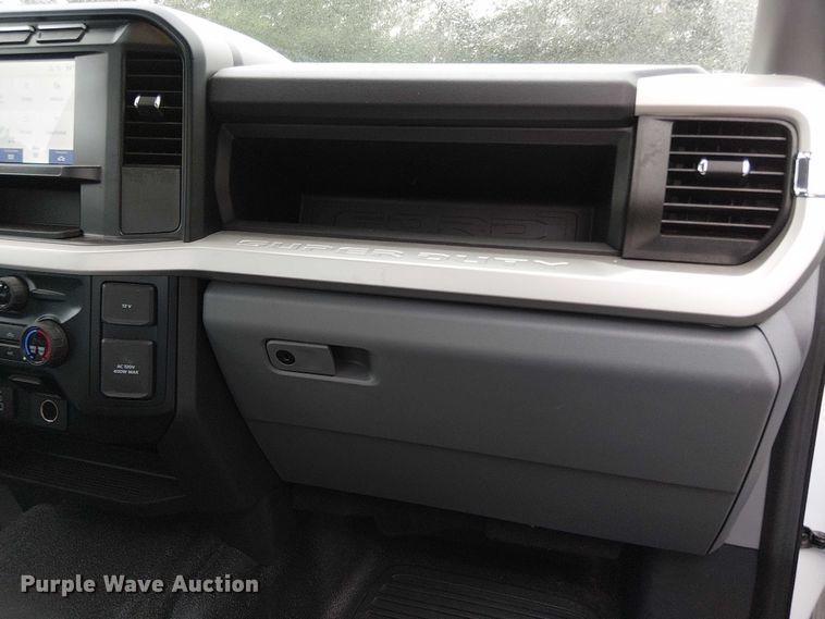 image for item EV5015 2023 Ford F350 Super Duty  SuperCab pickup truck