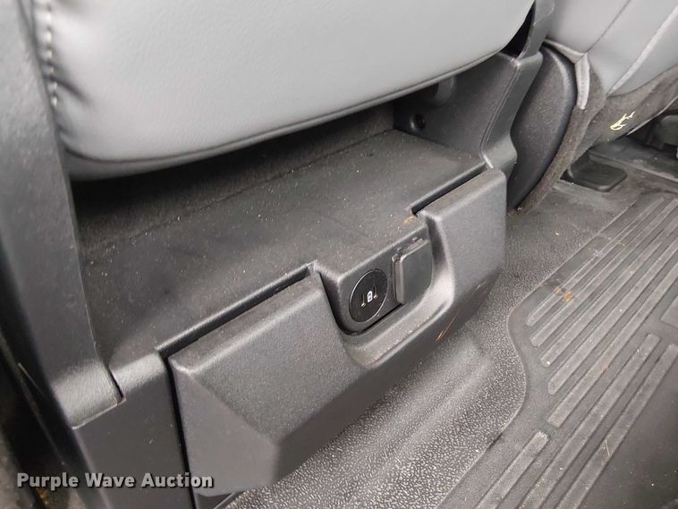 image for item EV5015 2023 Ford F350 Super Duty  SuperCab pickup truck