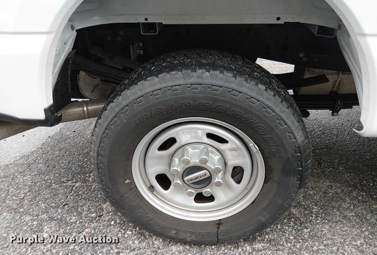 image for item EV5015 2023 Ford F350 Super Duty  SuperCab pickup truck