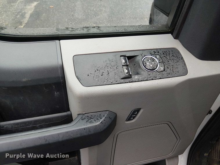 image for item EV5016 2022 Ford F550 box truck