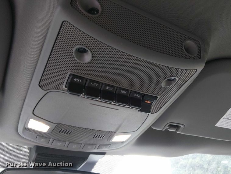 image for item EV5016 2022 Ford F550 box truck