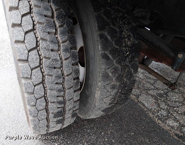 image for item EV5016 2022 Ford F550 box truck