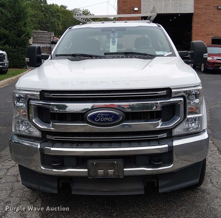 image for item EV5017 2022 Ford F350 Super Duty SuperCab utility bed pickup truck