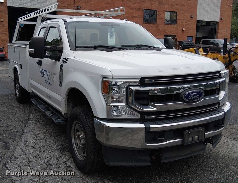 image for item EV5017 2022 Ford F350 Super Duty SuperCab utility bed pickup truck