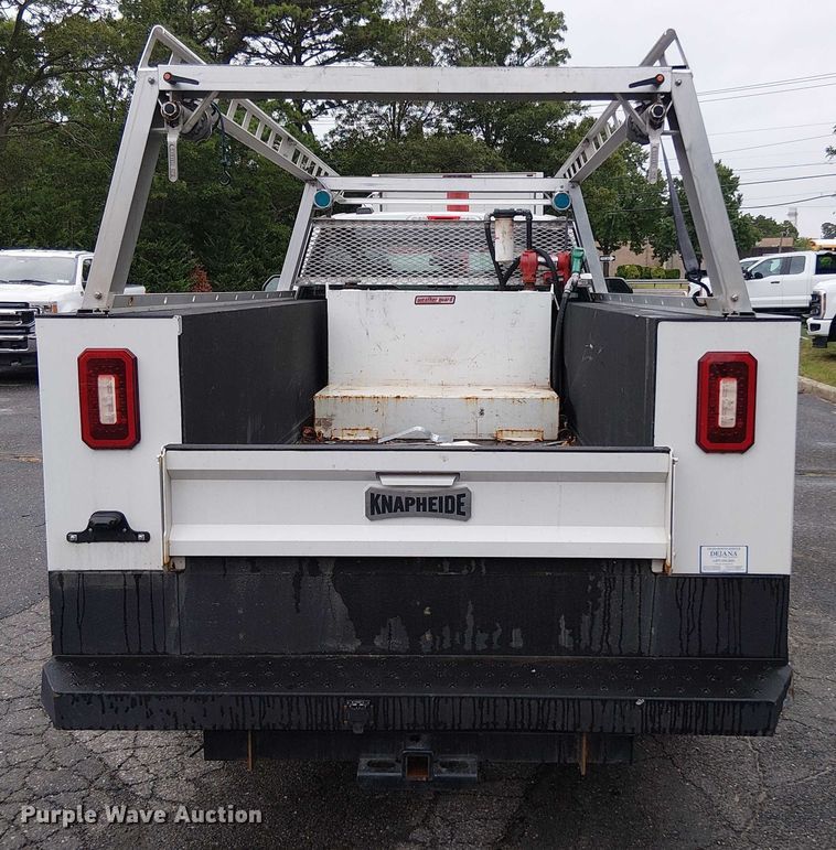 image for item EV5017 2022 Ford F350 Super Duty SuperCab utility bed pickup truck