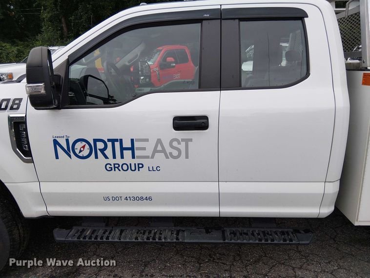 image for item EV5017 2022 Ford F350 Super Duty SuperCab utility bed pickup truck