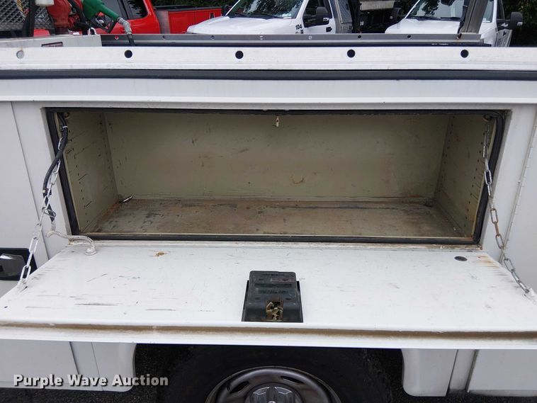 image for item EV5017 2022 Ford F350 Super Duty SuperCab utility bed pickup truck