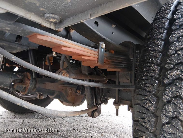 image for item EV5017 2022 Ford F350 Super Duty SuperCab utility bed pickup truck