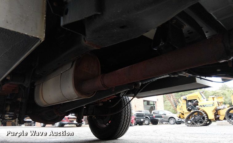 image for item EV5017 2022 Ford F350 Super Duty SuperCab utility bed pickup truck