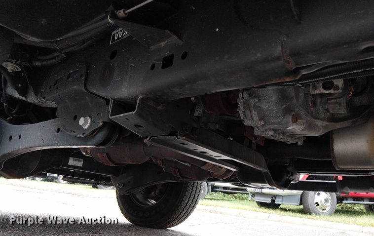 image for item EV5017 2022 Ford F350 Super Duty SuperCab utility bed pickup truck