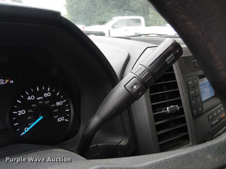 image for item EV5017 2022 Ford F350 Super Duty SuperCab utility bed pickup truck