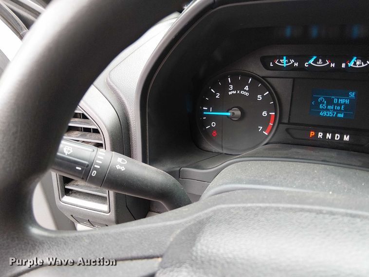 image for item EV5017 2022 Ford F350 Super Duty SuperCab utility bed pickup truck