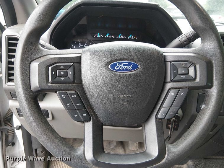 image for item EV5017 2022 Ford F350 Super Duty SuperCab utility bed pickup truck