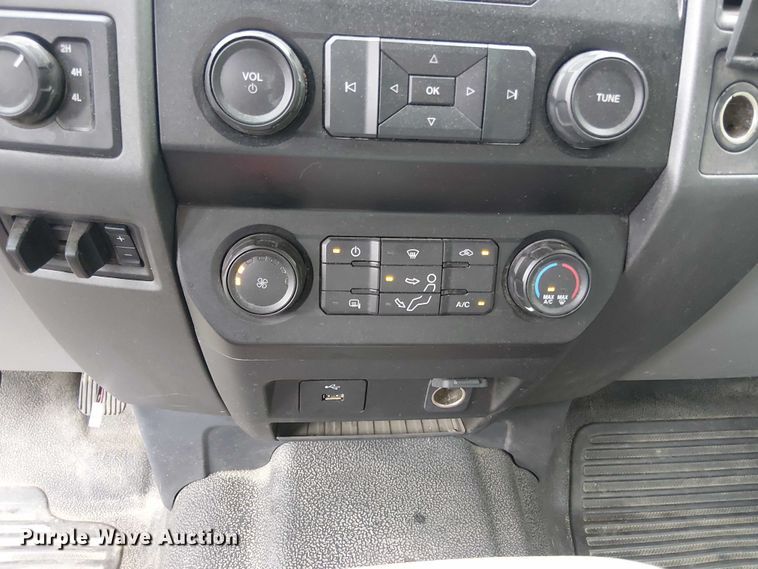 image for item EV5017 2022 Ford F350 Super Duty SuperCab utility bed pickup truck