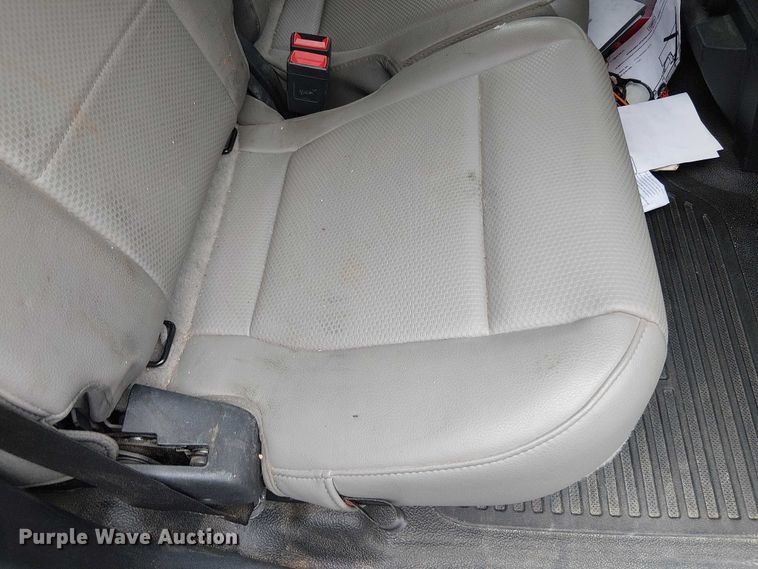 image for item EV5017 2022 Ford F350 Super Duty SuperCab utility bed pickup truck