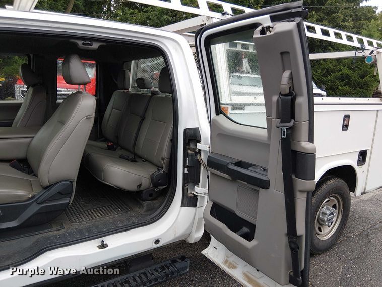 image for item EV5017 2022 Ford F350 Super Duty SuperCab utility bed pickup truck