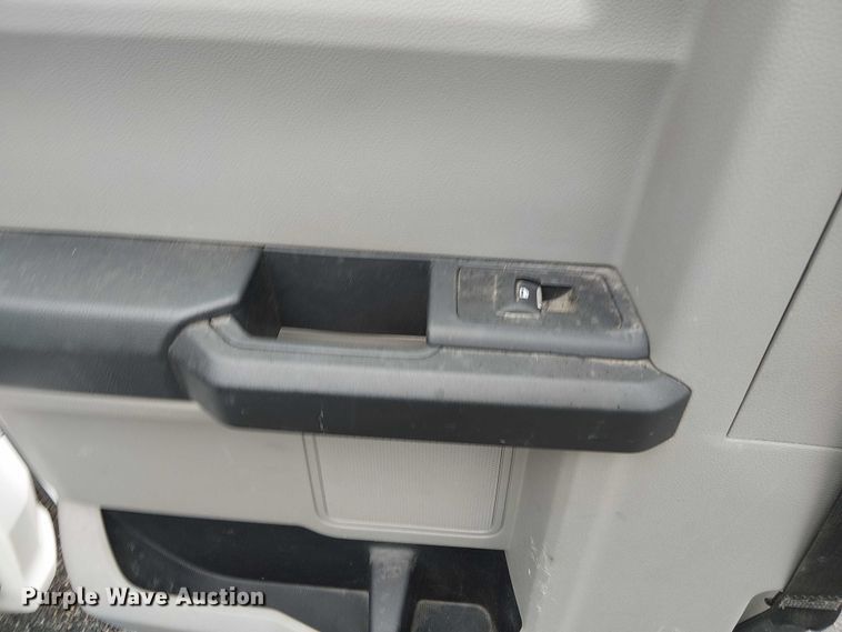 image for item EV5017 2022 Ford F350 Super Duty SuperCab utility bed pickup truck