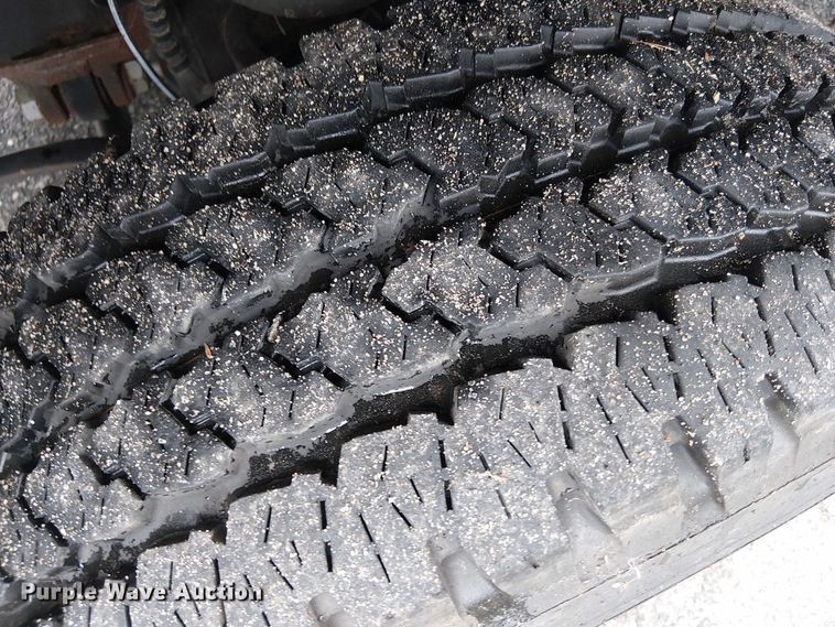 image for item EV5017 2022 Ford F350 Super Duty SuperCab utility bed pickup truck