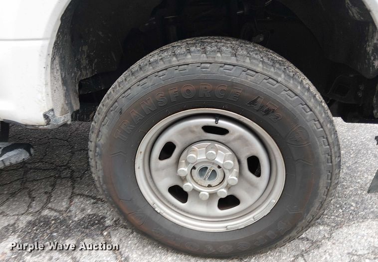 image for item EV5017 2022 Ford F350 Super Duty SuperCab utility bed pickup truck