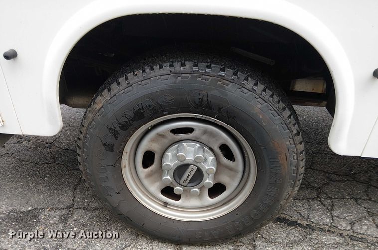 image for item EV5017 2022 Ford F350 Super Duty SuperCab utility bed pickup truck