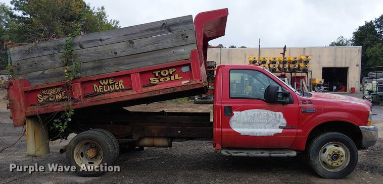 image for item EV5018 2002 Ford F550 Super Duty dump truck