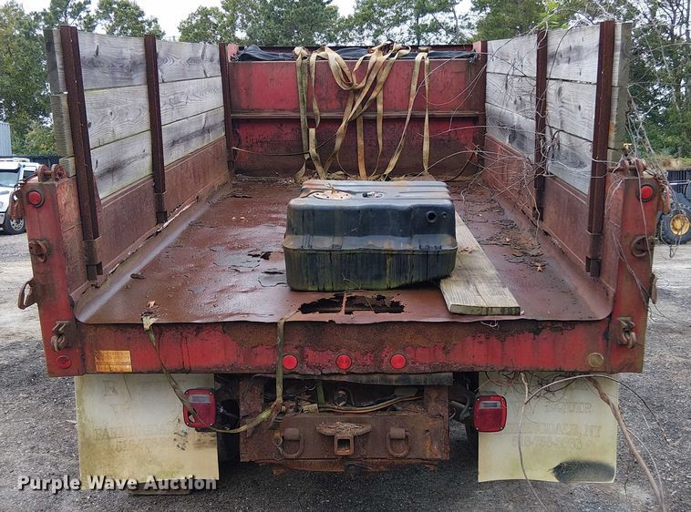 image for item EV5018 2002 Ford F550 Super Duty dump truck