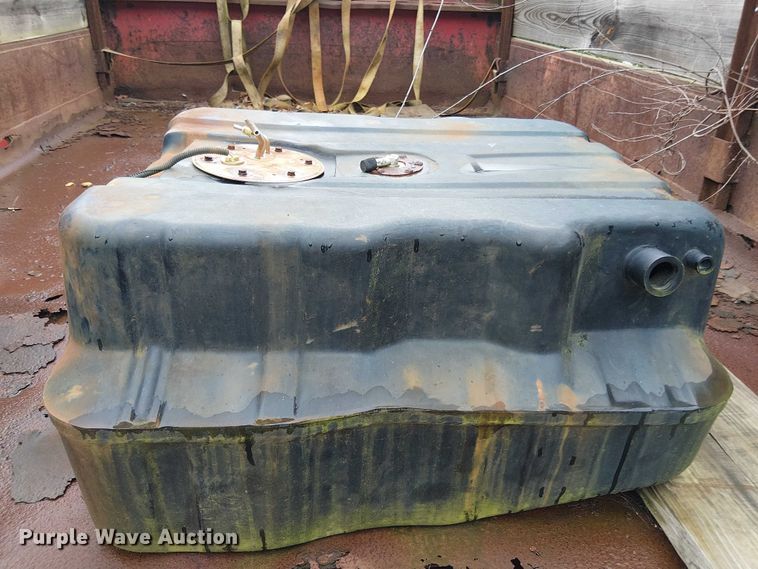 image for item EV5018 2002 Ford F550 Super Duty dump truck