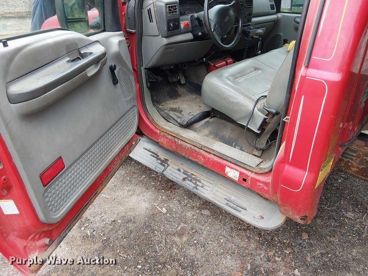 image for item EV5018 2002 Ford F550 Super Duty dump truck