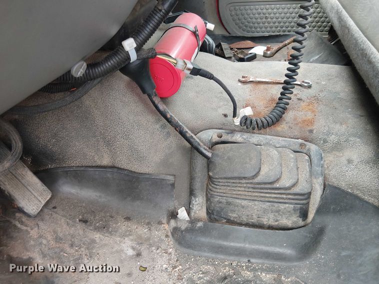 image for item EV5018 2002 Ford F550 Super Duty dump truck