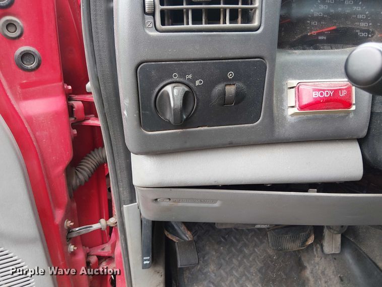 image for item EV5018 2002 Ford F550 Super Duty dump truck