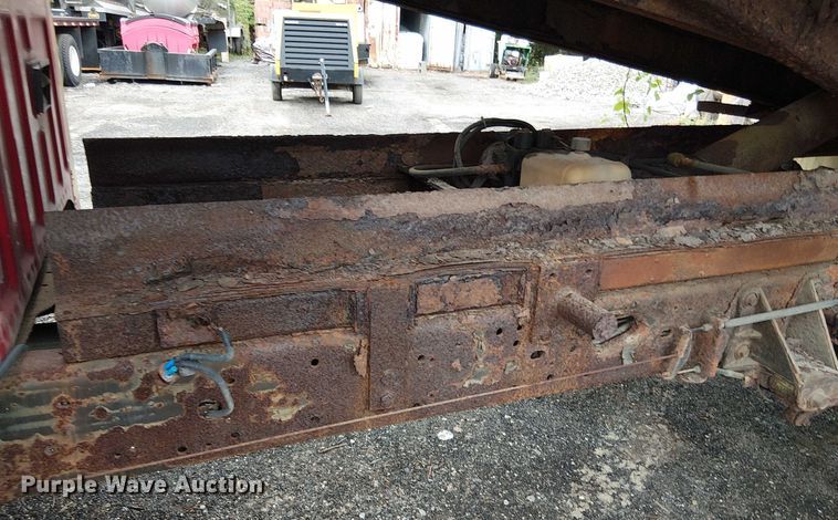 image for item EV5018 2002 Ford F550 Super Duty dump truck