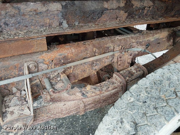 image for item EV5018 2002 Ford F550 Super Duty dump truck