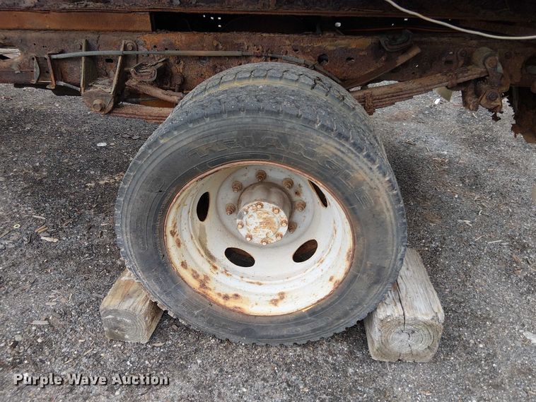 image for item EV5018 2002 Ford F550 Super Duty dump truck