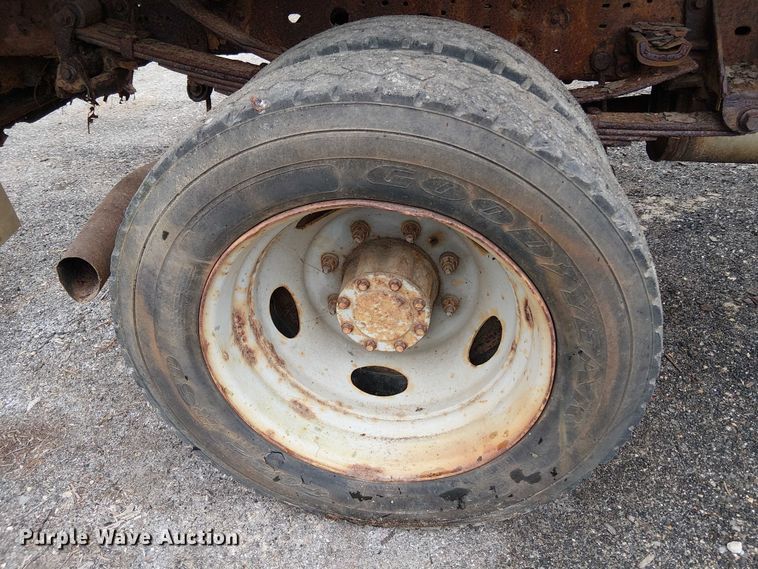 image for item EV5018 2002 Ford F550 Super Duty dump truck