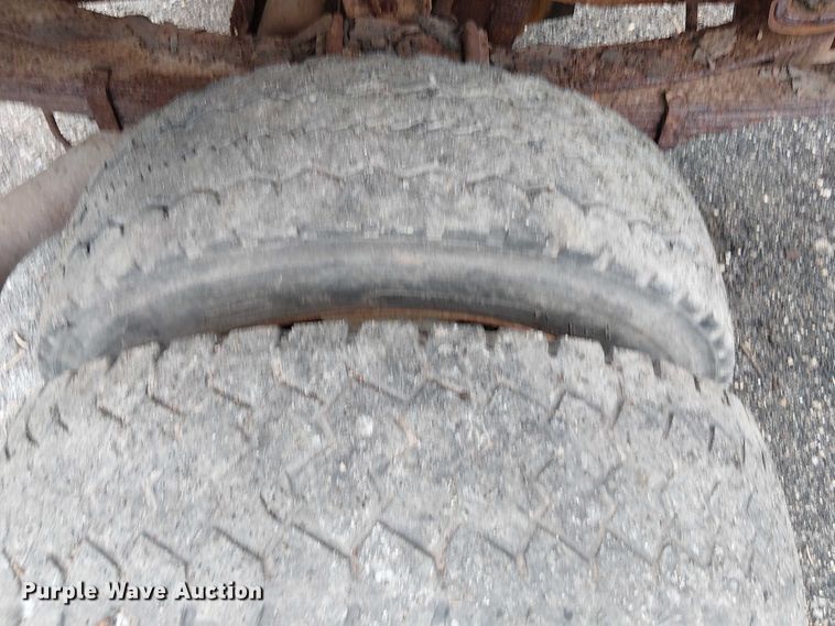 image for item EV5018 2002 Ford F550 Super Duty dump truck