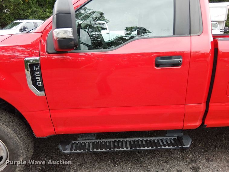 image for item EV5019 2022 Ford F250 Super Duty XL pickup truck