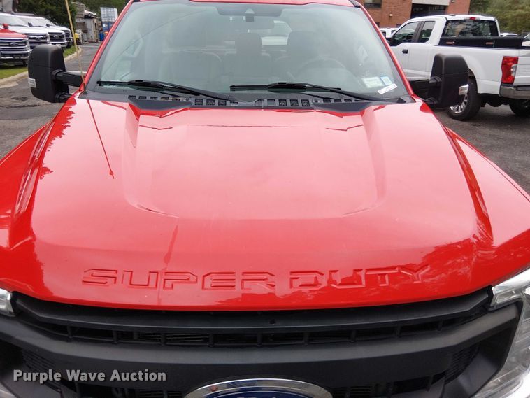 image for item EV5019 2022 Ford F250 Super Duty XL pickup truck