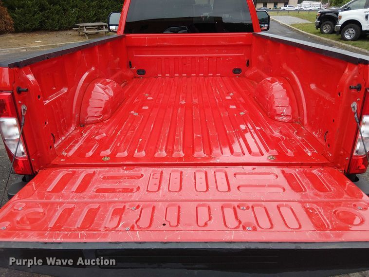 image for item EV5019 2022 Ford F250 Super Duty XL pickup truck