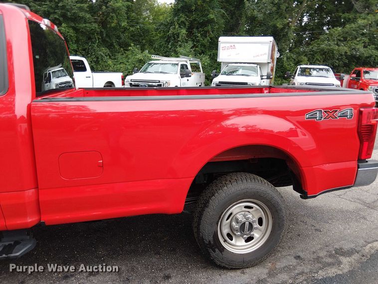 image for item EV5019 2022 Ford F250 Super Duty XL pickup truck