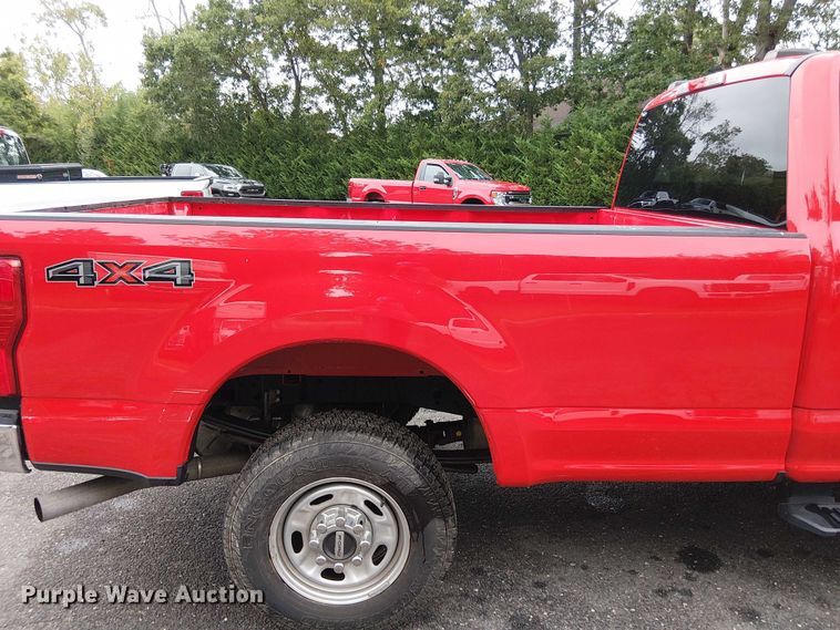 image for item EV5019 2022 Ford F250 Super Duty XL pickup truck
