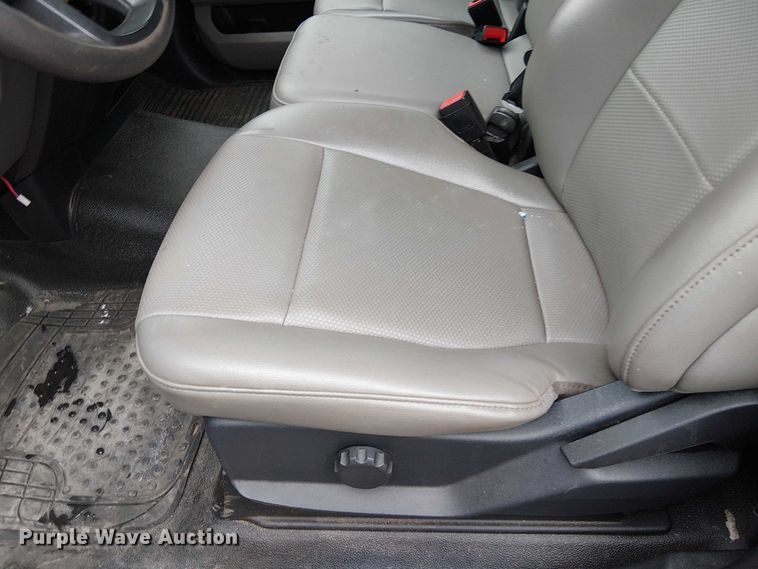 image for item EV5019 2022 Ford F250 Super Duty XL pickup truck