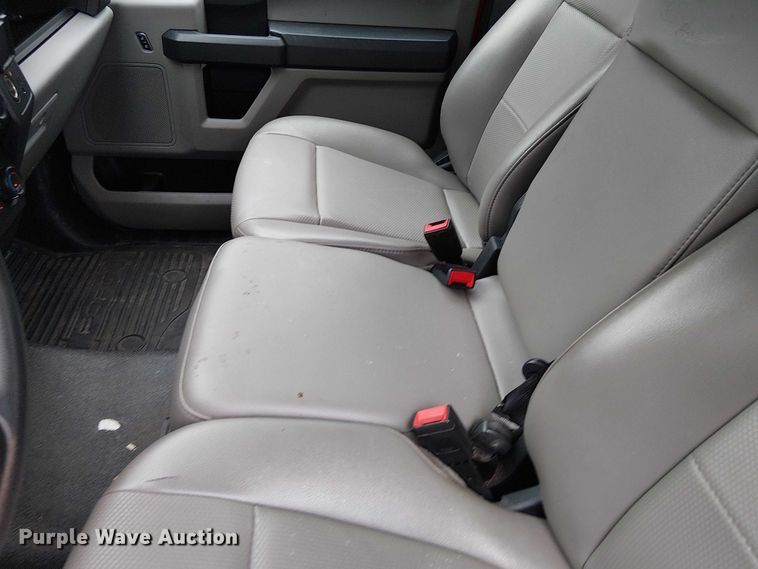 image for item EV5019 2022 Ford F250 Super Duty XL pickup truck